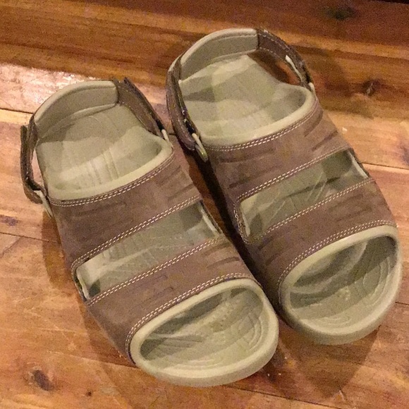 crocs yukon two strap sandal
